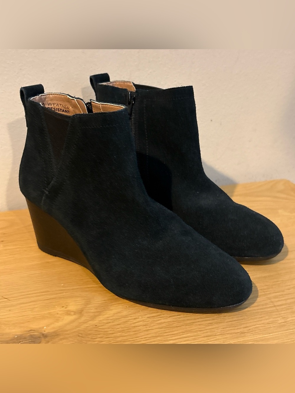 Vionic Paloma Ankle Boots Black Suede Weather Resistant Wedge Women’s Sz 7.5
